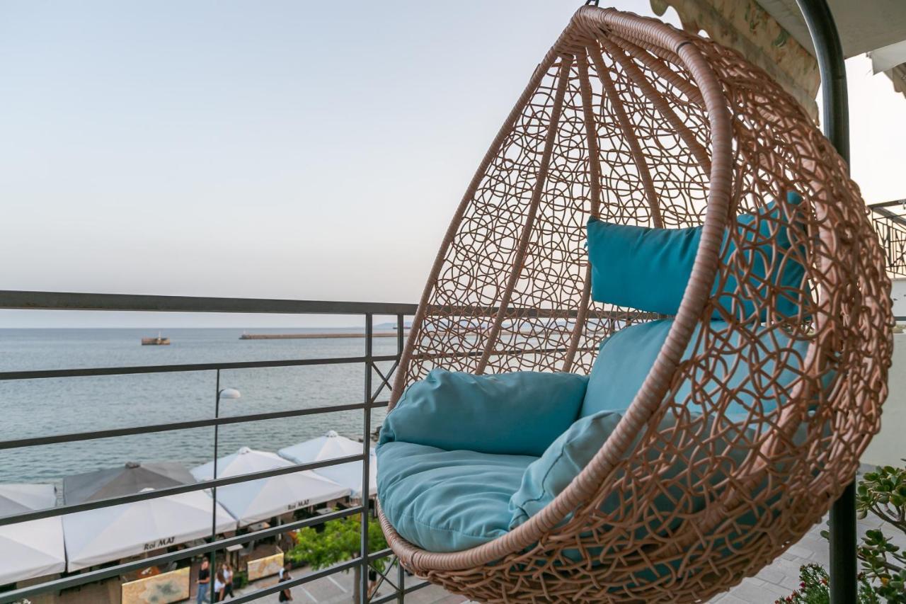 Seafront Kalamata Haven - Blue Luxury Suite Exterior foto