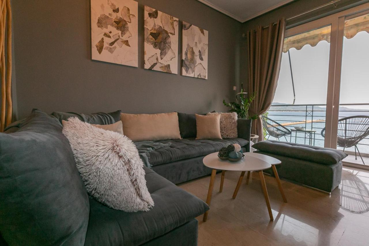 Seafront Kalamata Haven - Blue Luxury Suite Exterior foto